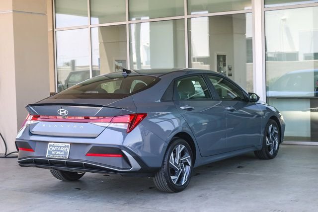Certified Used 2025 Gray Hyundai SEL Sport image 9