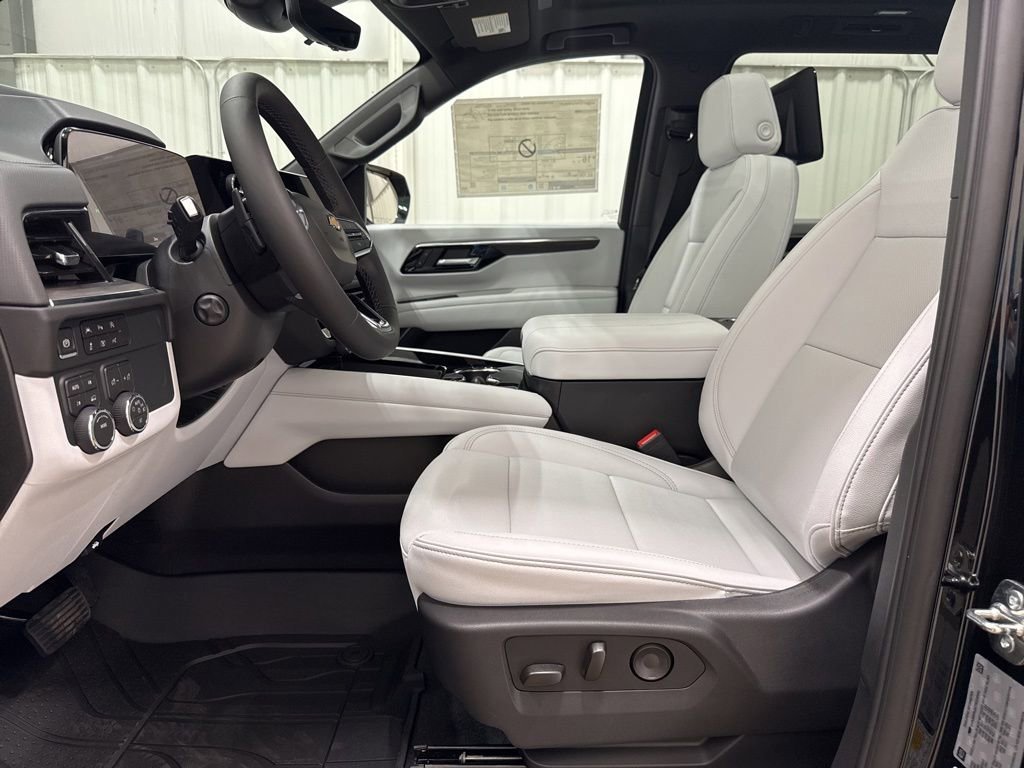 New 2026 Black Chevrolet Premier image 27