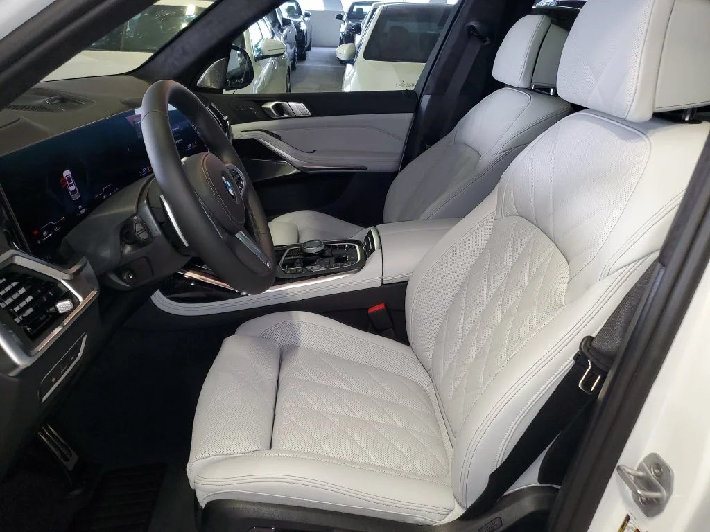 New 2027 White BMW xDrive40i image 17