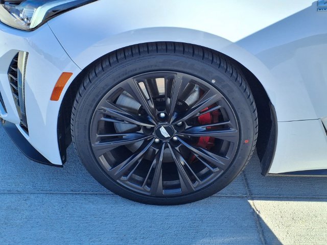 Used 2024 White Cadillac V-Series image 26