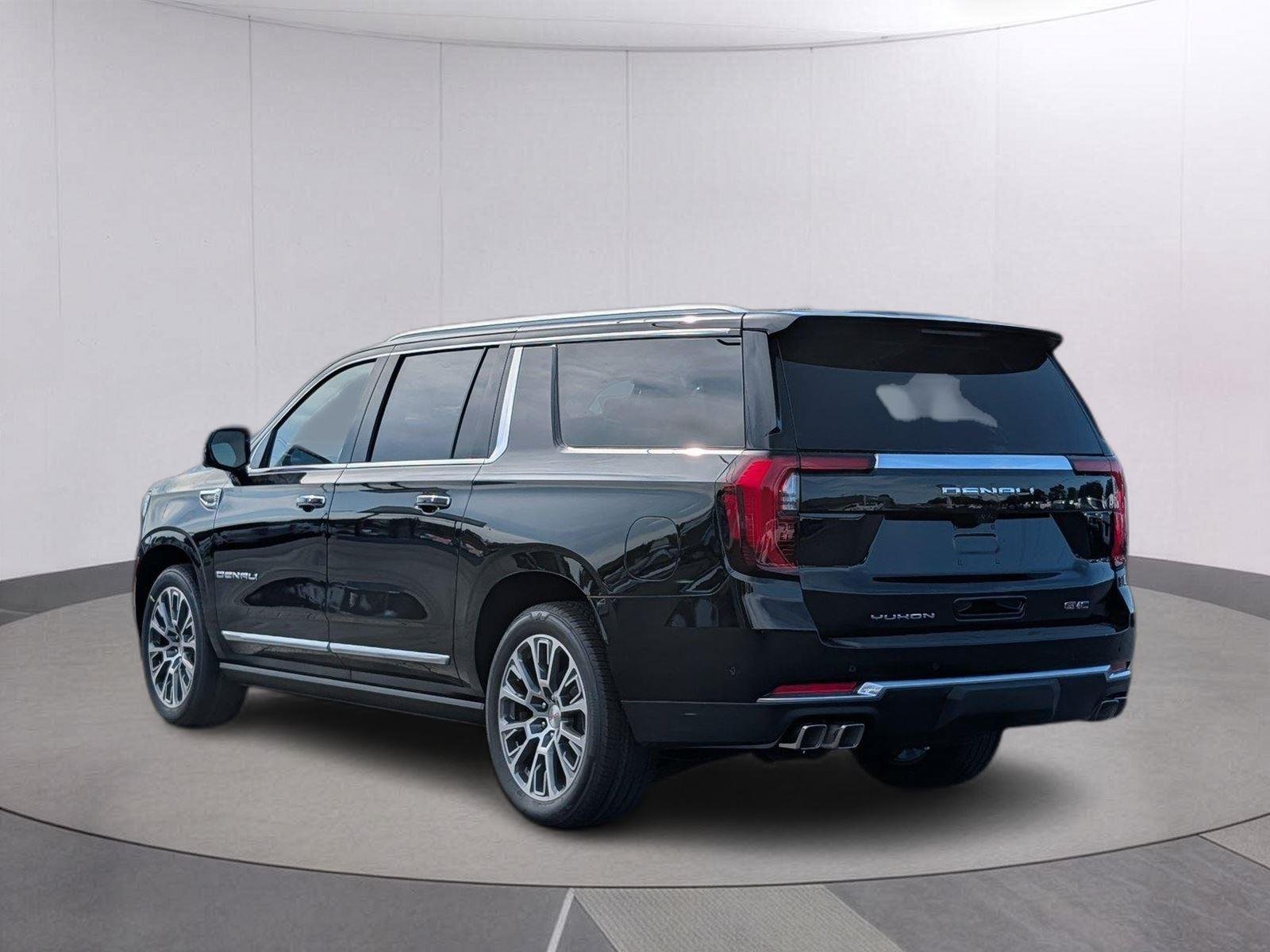 2026 GMC Yukon XL Denali - Photo 3