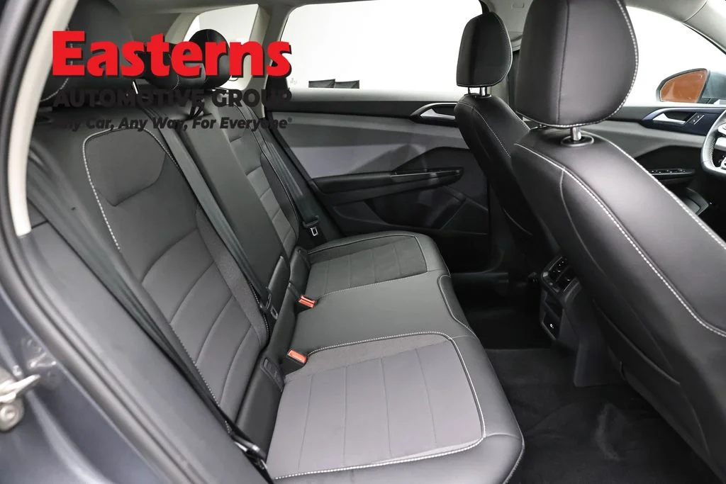 Used 2022 Gray Volkswagen 1.5T SE image 21