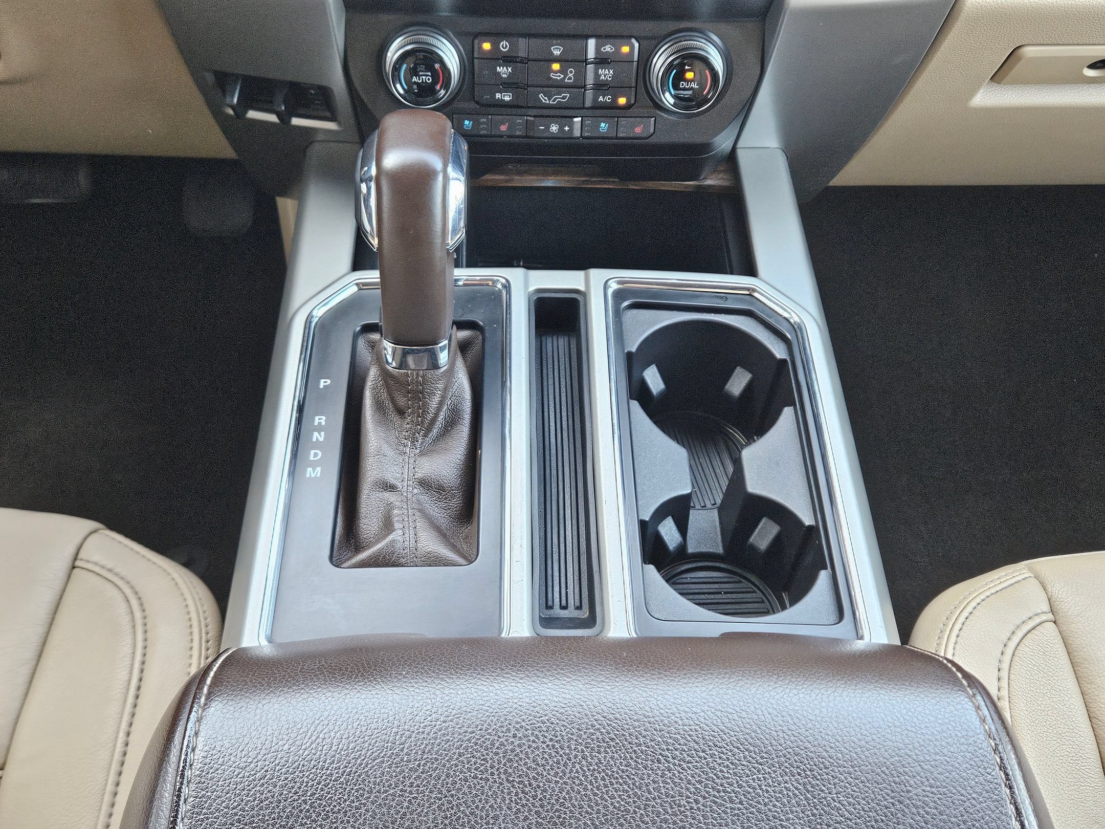 Used 2019 Silver Spruce Metallic Ford LARIAT image 12