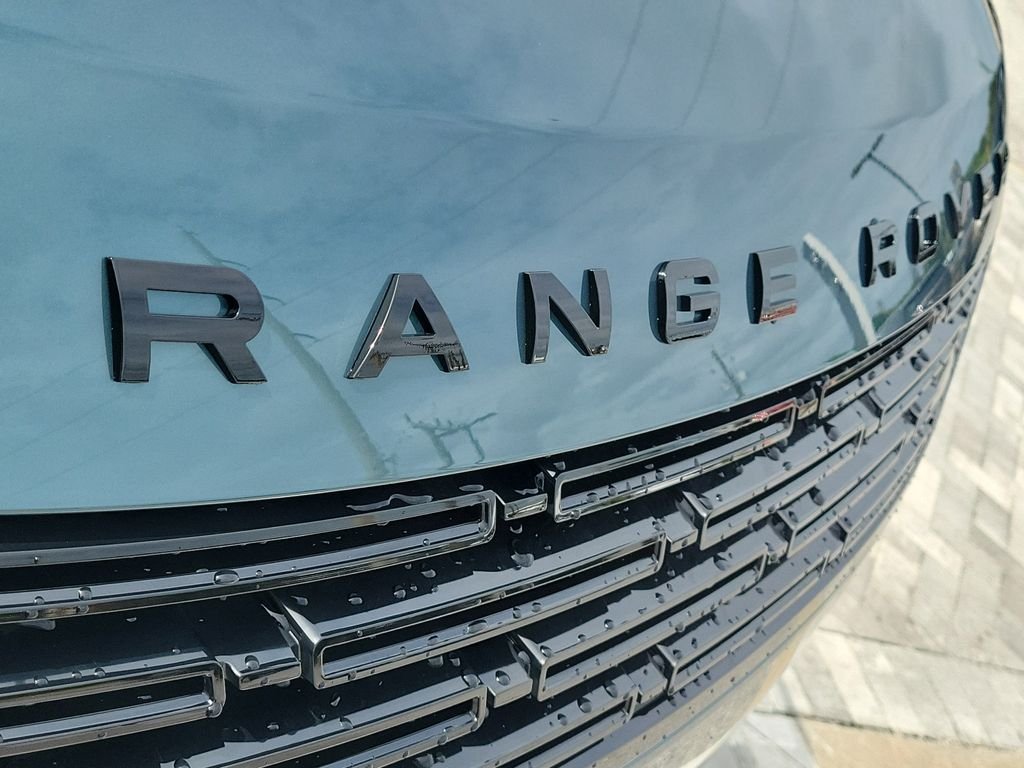 New 2026 Giola Green Land Rover Dynamic SE image 9