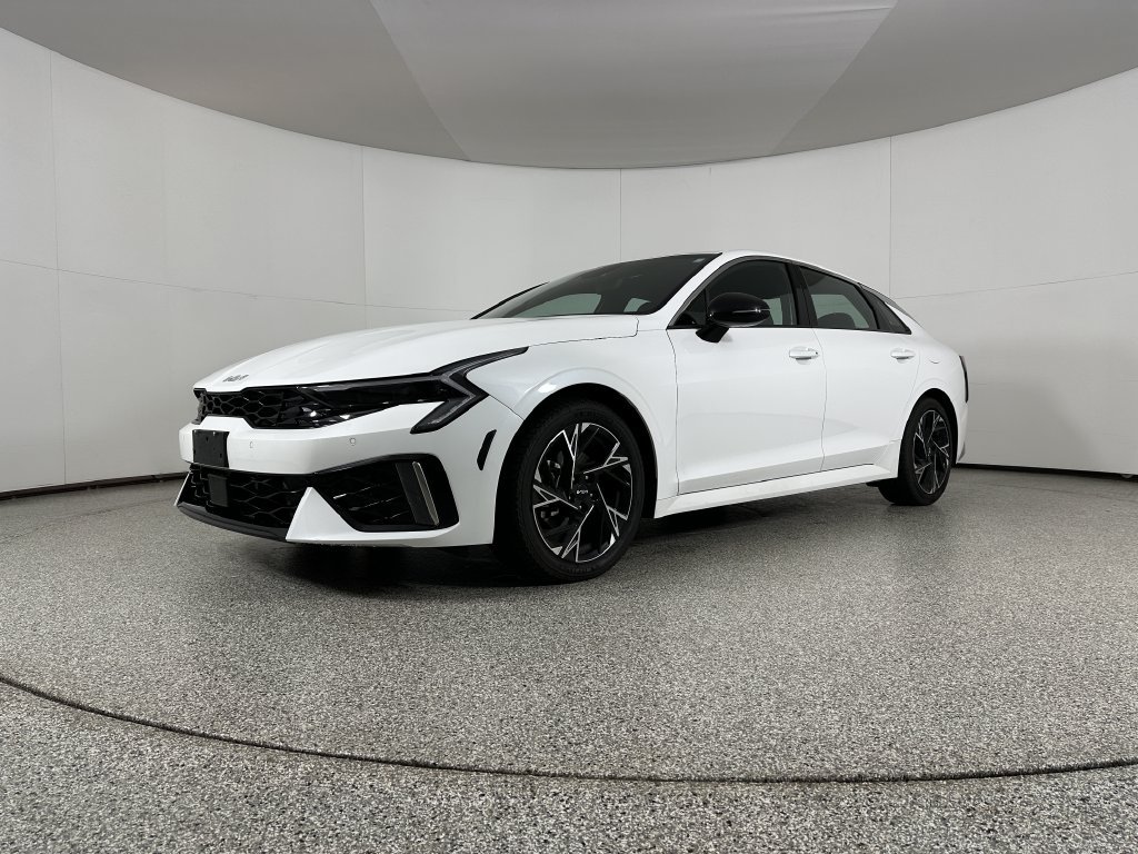 Used 2025 White Kia GT-Line image 5