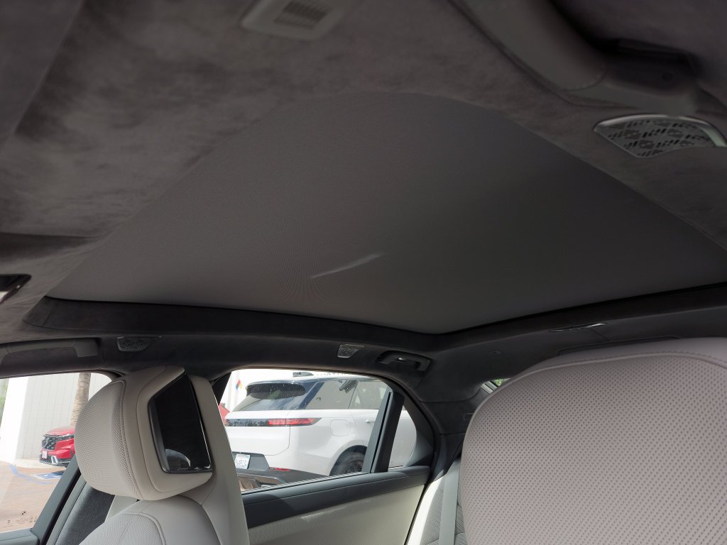 New 2027 Oxide Grey/Blk Sap BMW  image 9