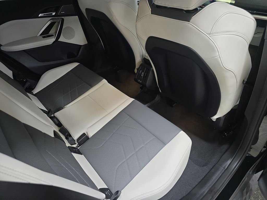 New 2026 Black Sapphire Metallic BMW xDrive28i image 11