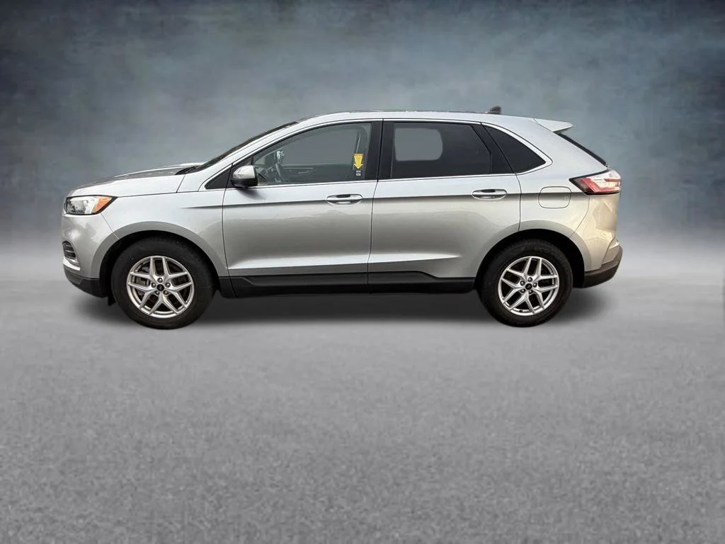 Used 2024 Silver Ford SEL image 2