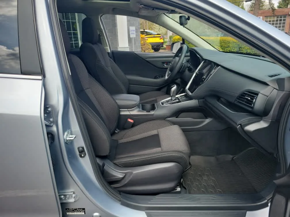 Used 2023 Ice Silver Metallic Subaru Premium image 28