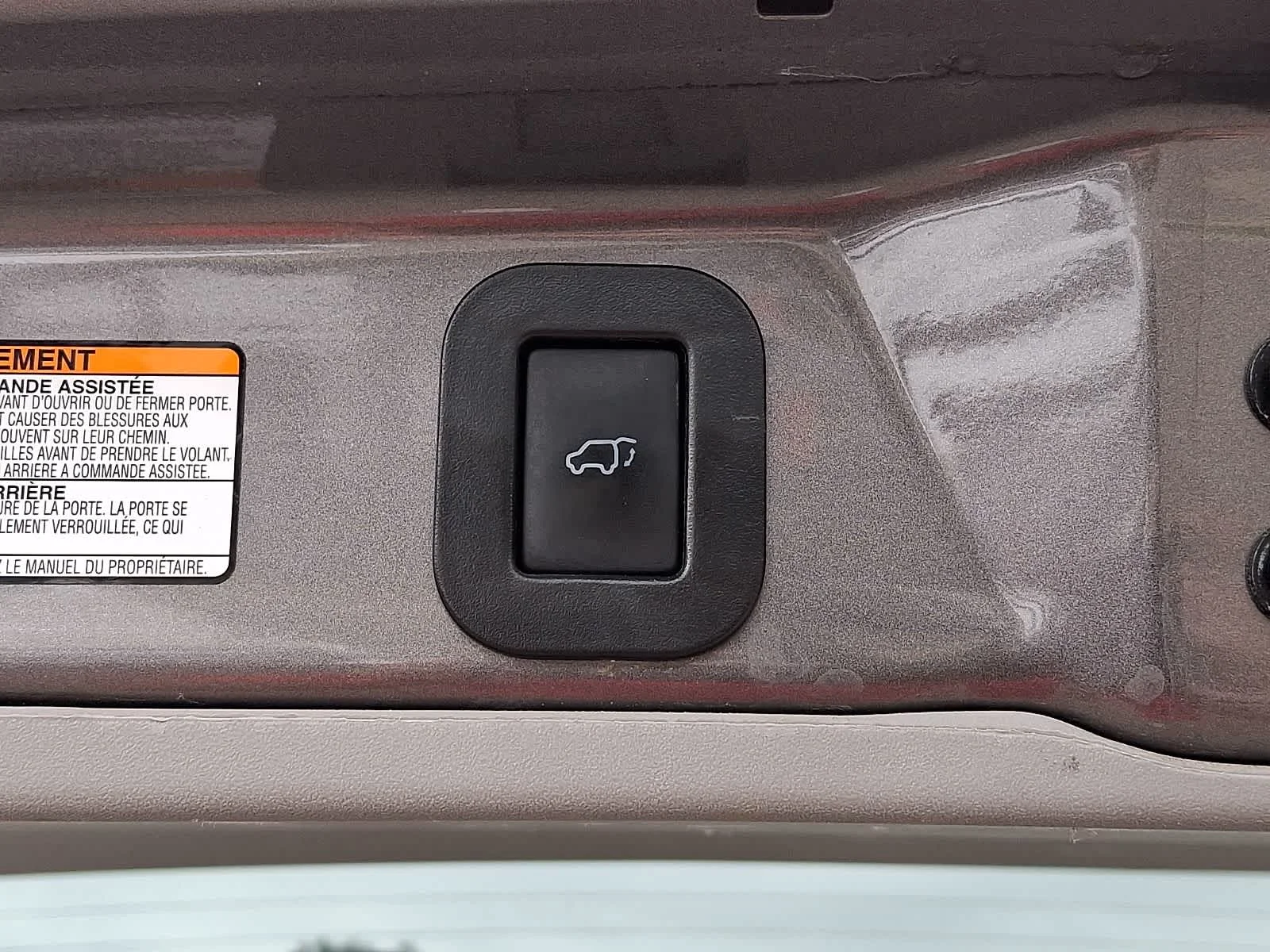Used 2016 Predawn Gray Mica Toyota XLE Premium image 34