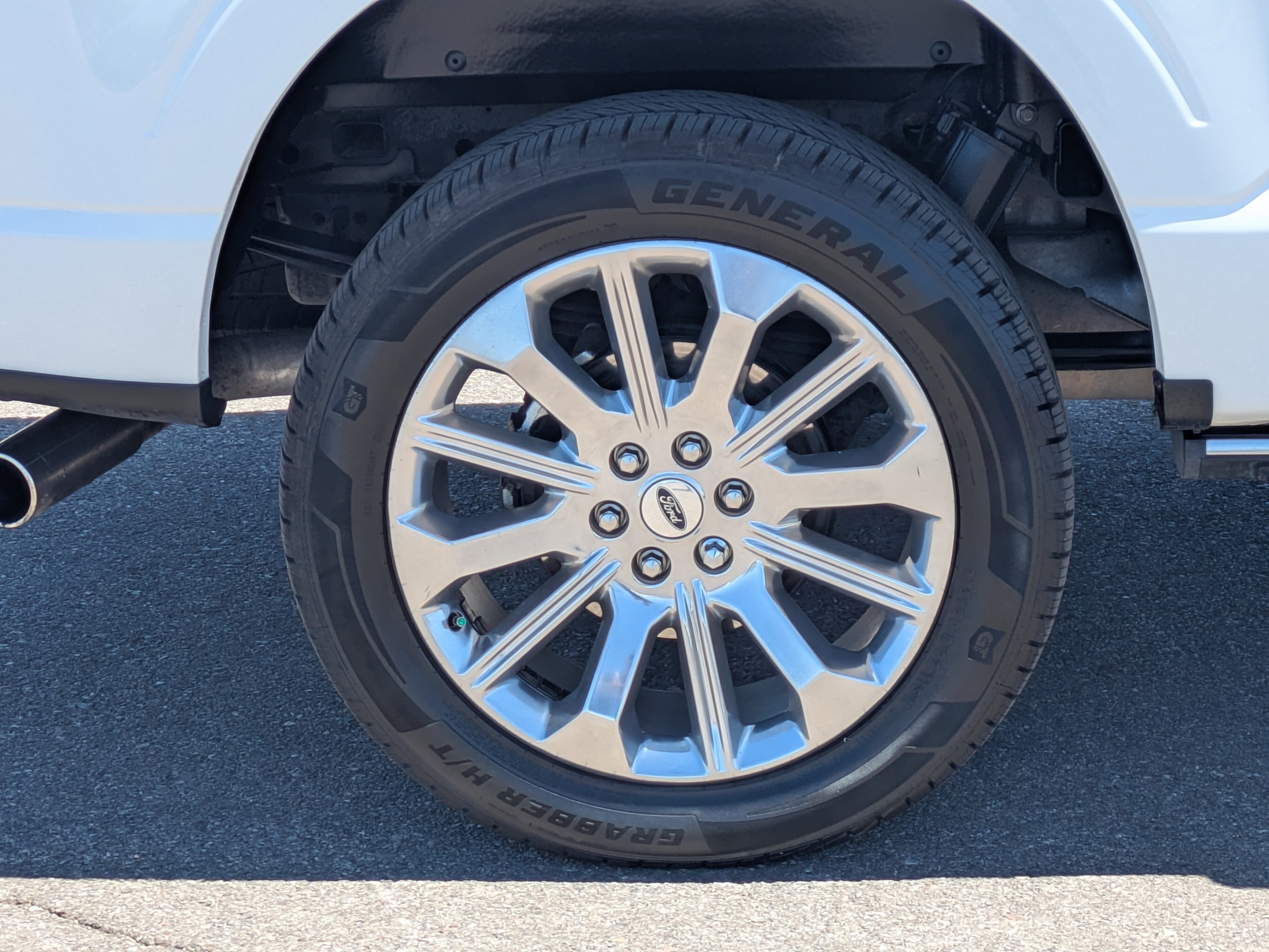 Used 2023 White Metallic Ford Limited image 9