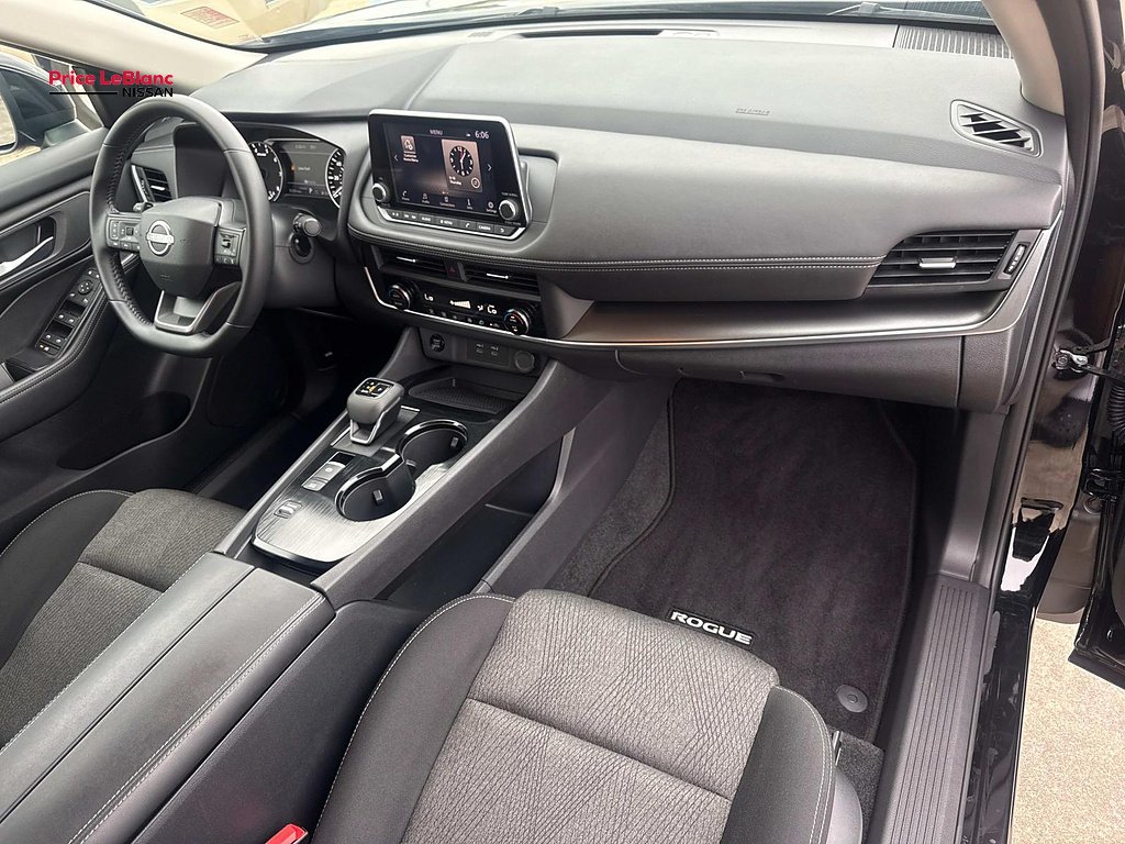 Certified Used 2025  Nissan SV image 11