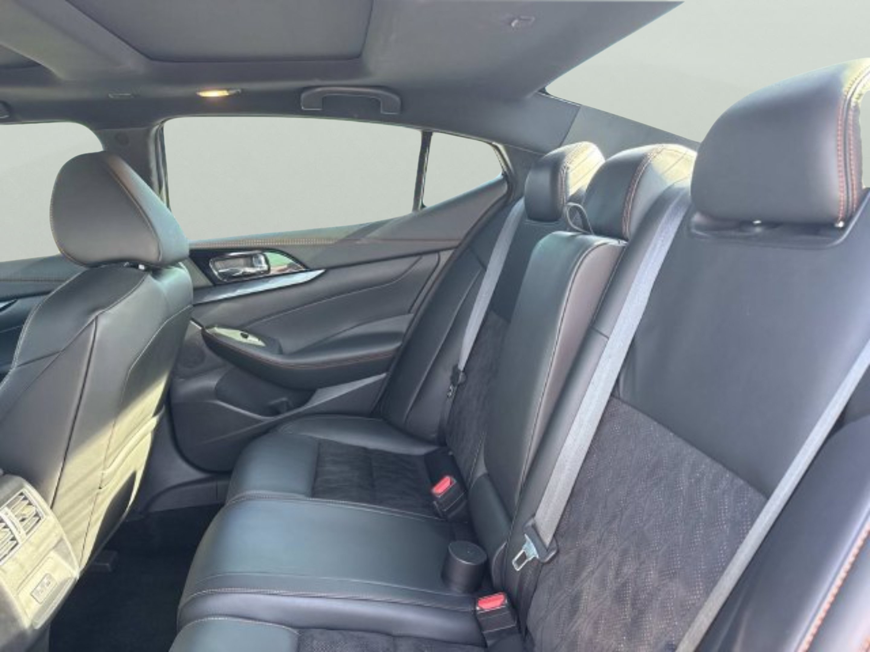 2021 Nissan Maxima SR - Photo 11