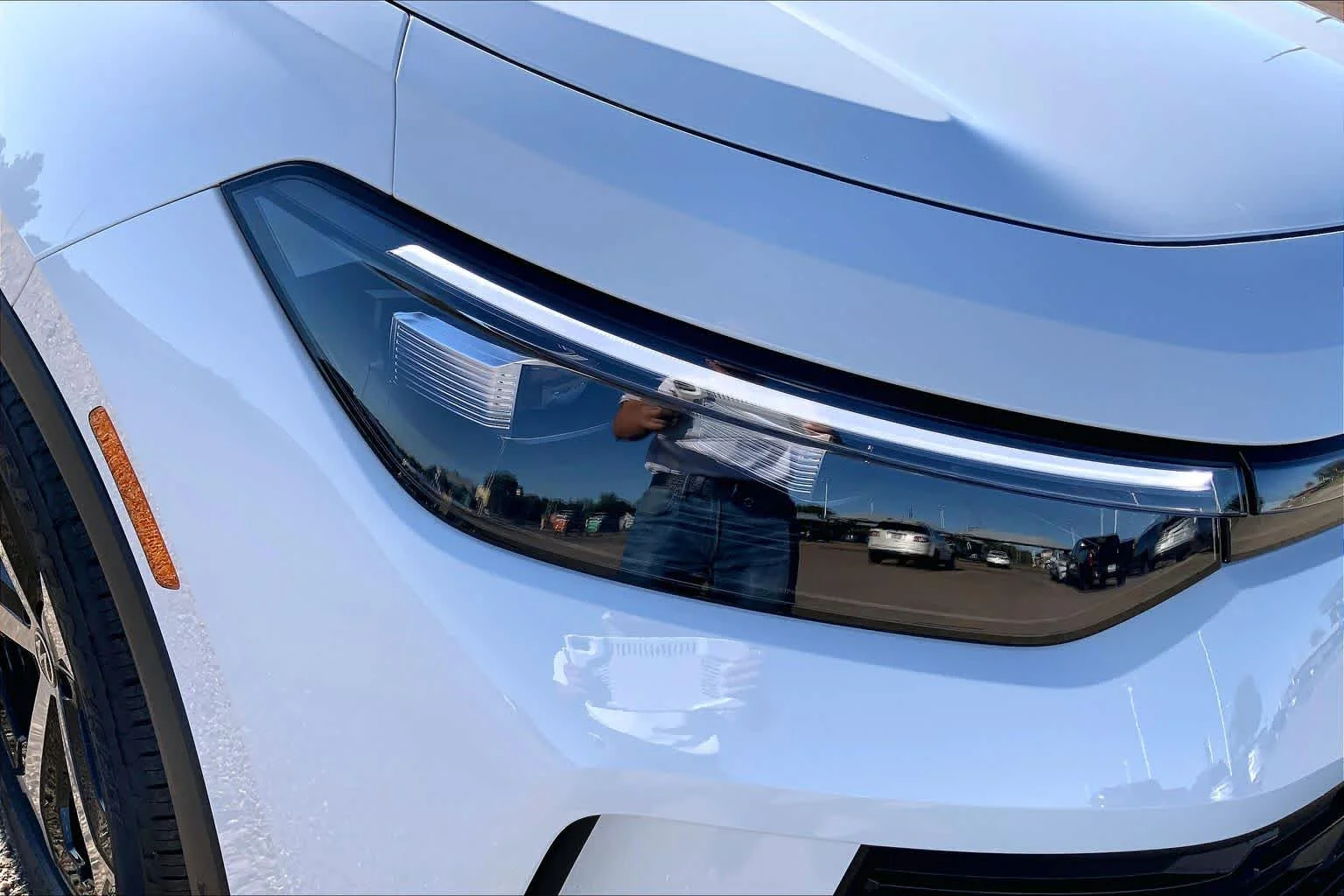 New 2026 Pure White Volkswagen SE image 13