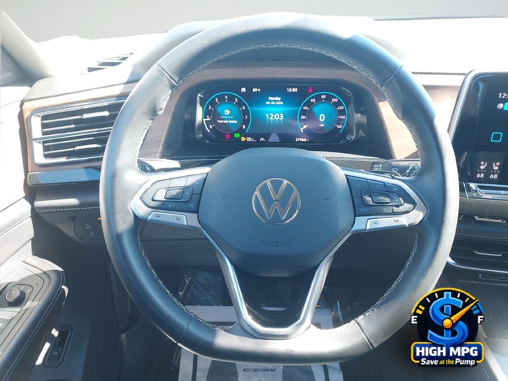 Used 2025 Black Volkswagen 2.0T SE w/Technology image 21