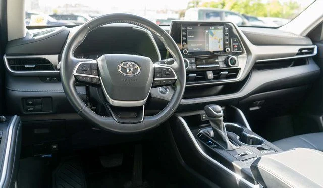 Used 2022 Gray Toyota XLE image 15