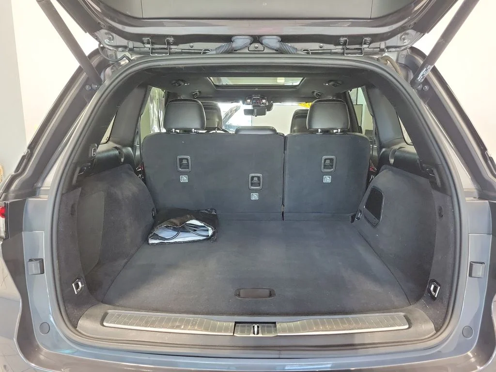 Certified Used 2022 Gray Jeep Summit 4xe image 13