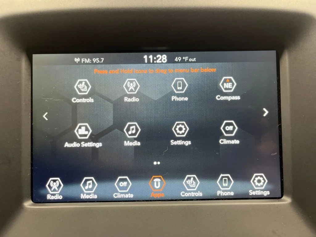 Used 2019 White Clearcoat Jeep Latitude image 24