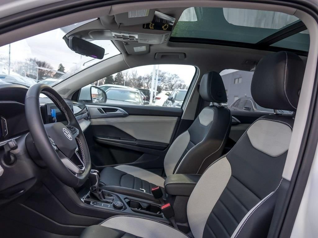 New 2026 Pure White Volkswagen 1.5T SEL image 11
