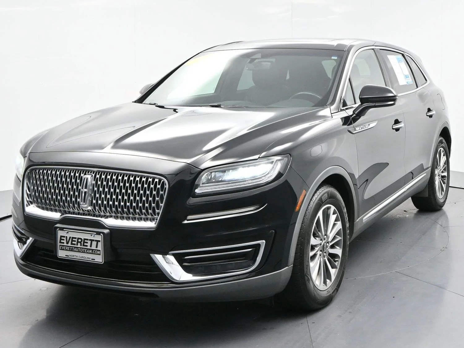 Used 2020 Infinite Black Lincoln Reserve image 3