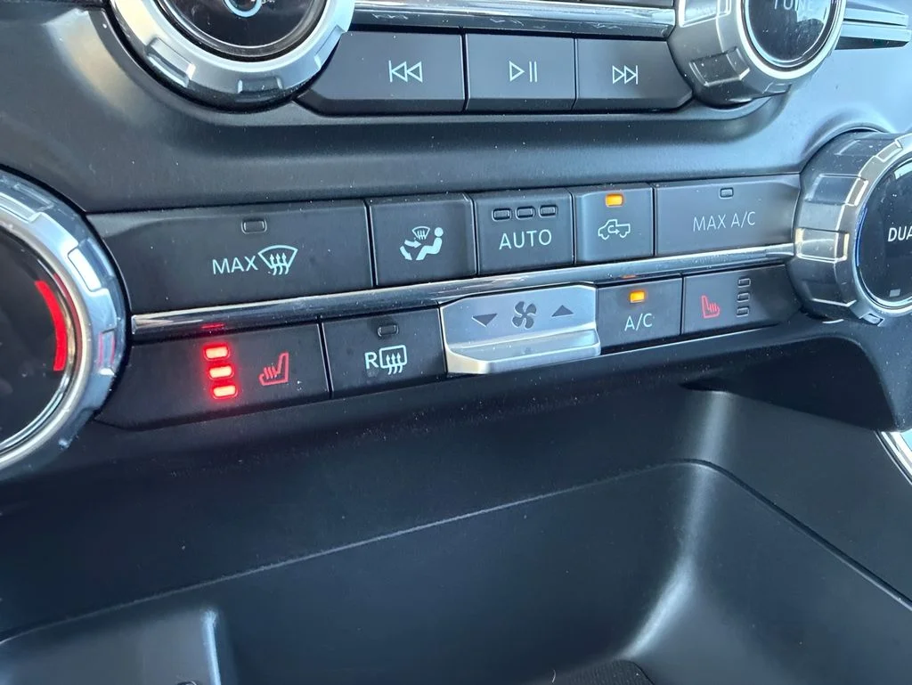 Used 2023 Gray Ford XLT image 20