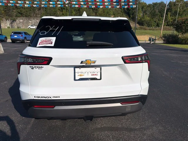 Used 2026 Summit White Chevrolet LT image 6