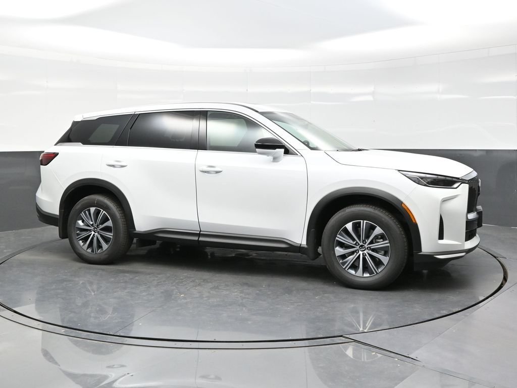 New 2027 RADIANT WHITE INFINITI Pure AWD image 8