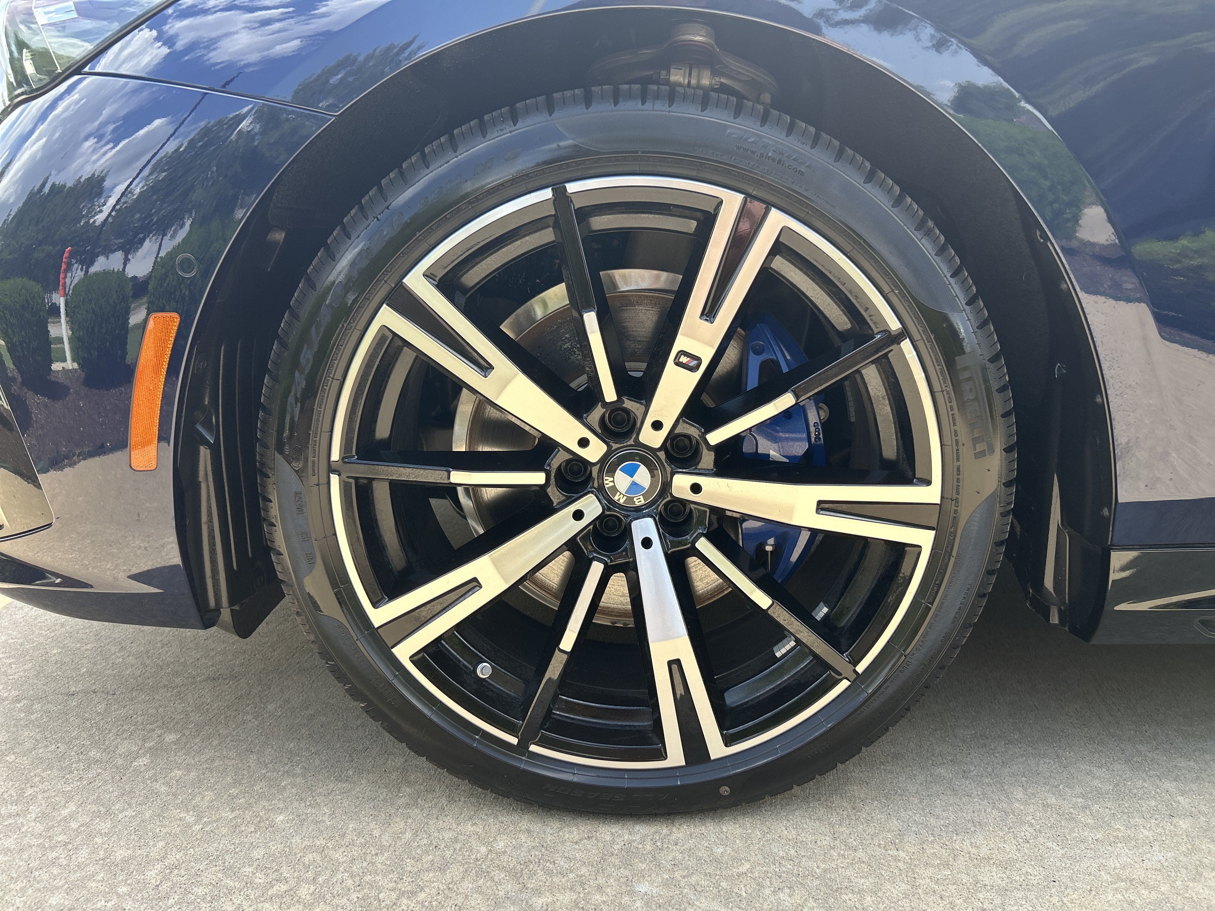 New 2026 0C3Z Tanzanite Blue II Metallic BMW 530i xDrive image 24