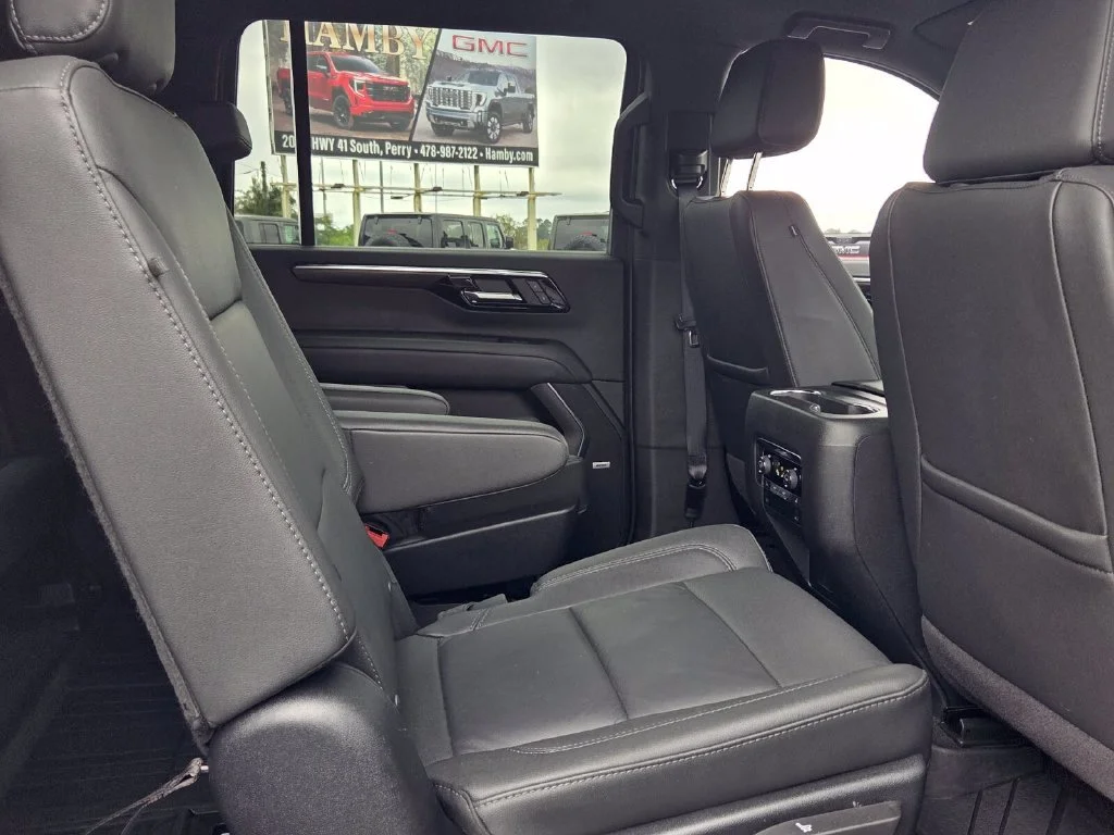 Used 2026 Summit White Chevrolet LT image 17