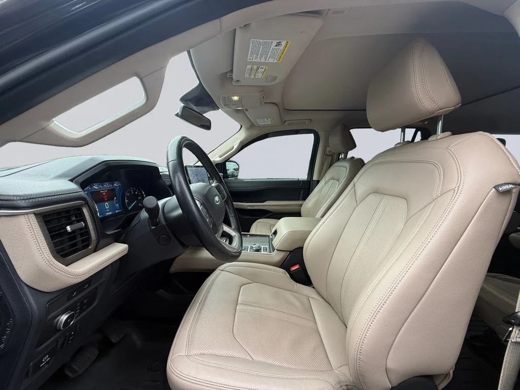 Used 2022 Green Ford Limited image 11