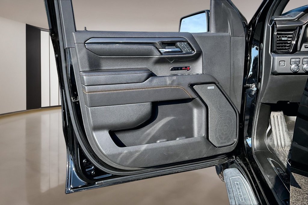 Used 2022 ONYX BLACK GMC AT4 image 18