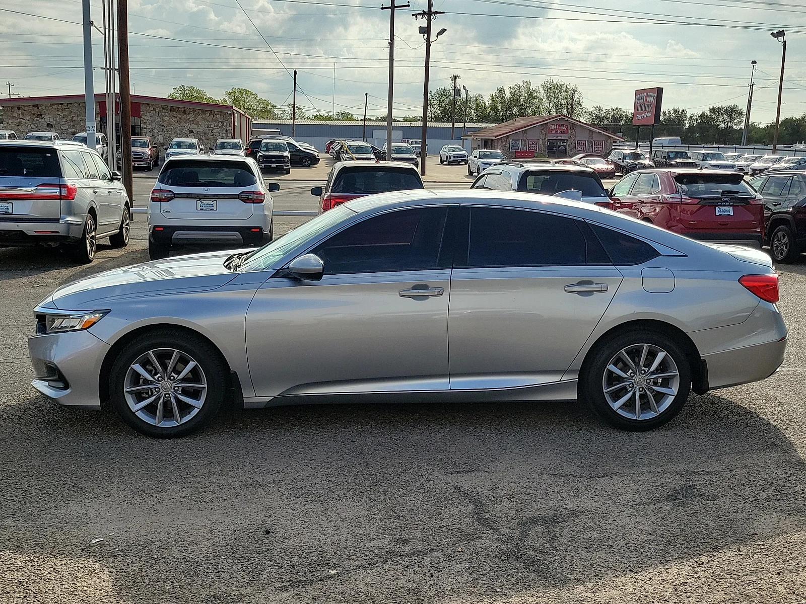 Used 2021 Lunar Silver Metallic Honda LX image 6