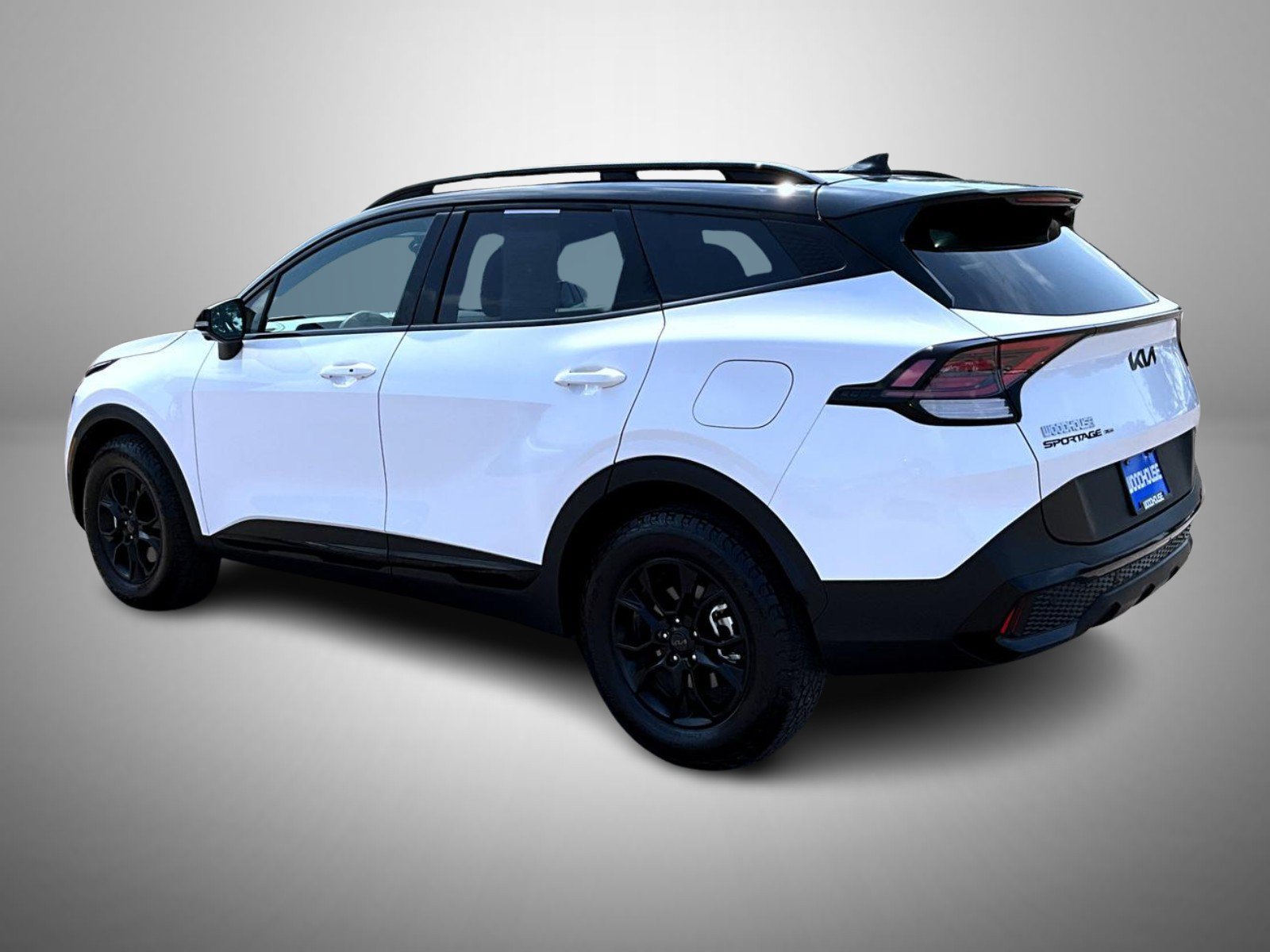 Used 2025 White Kia X-Pro Prestige image 7