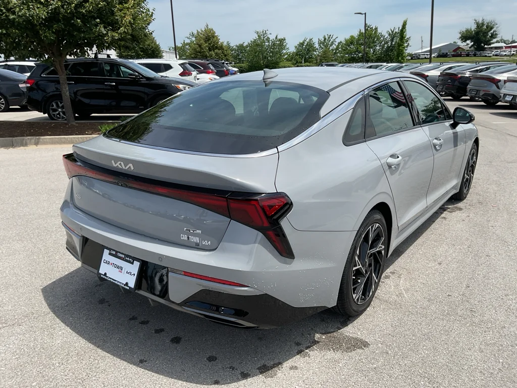 Used 2025 Wolf Gray Kia GT-Line image 9