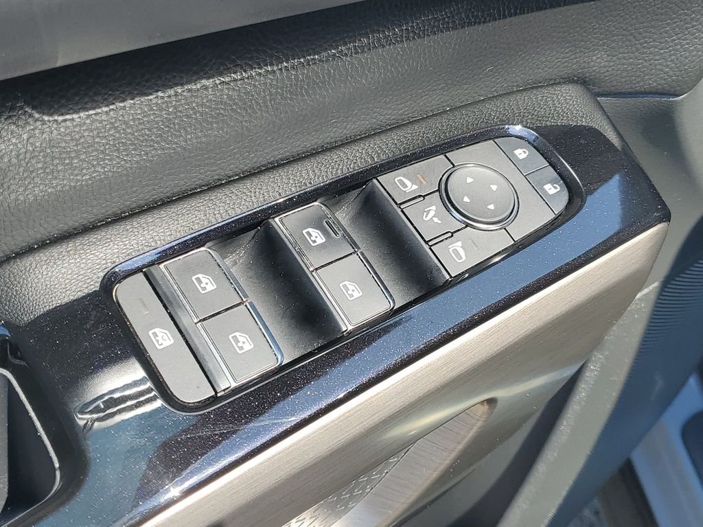 Used 2022 Solid Gray/Super Black Nissan Platinum image 11