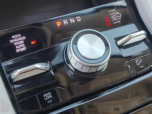 Used 2022 White Jeep Overland image 20