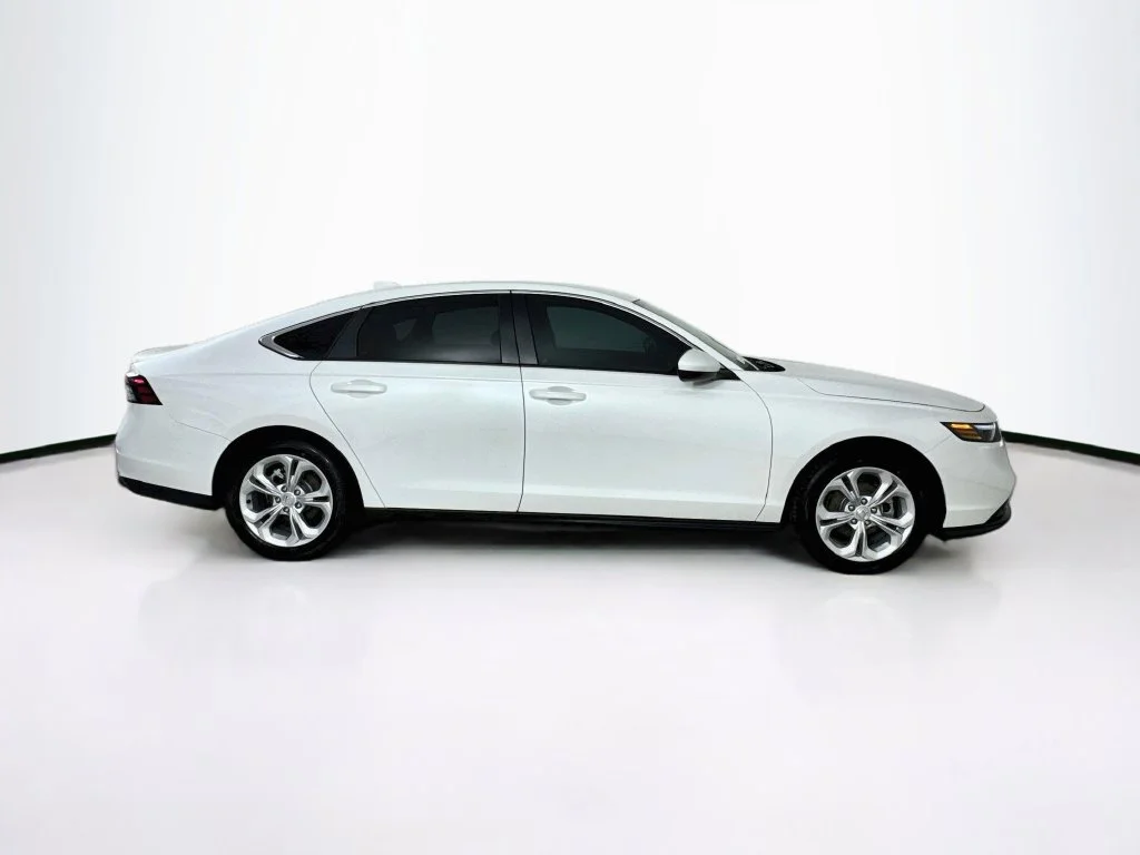 Used 2026 Platinum White Pearl Honda LX image 8