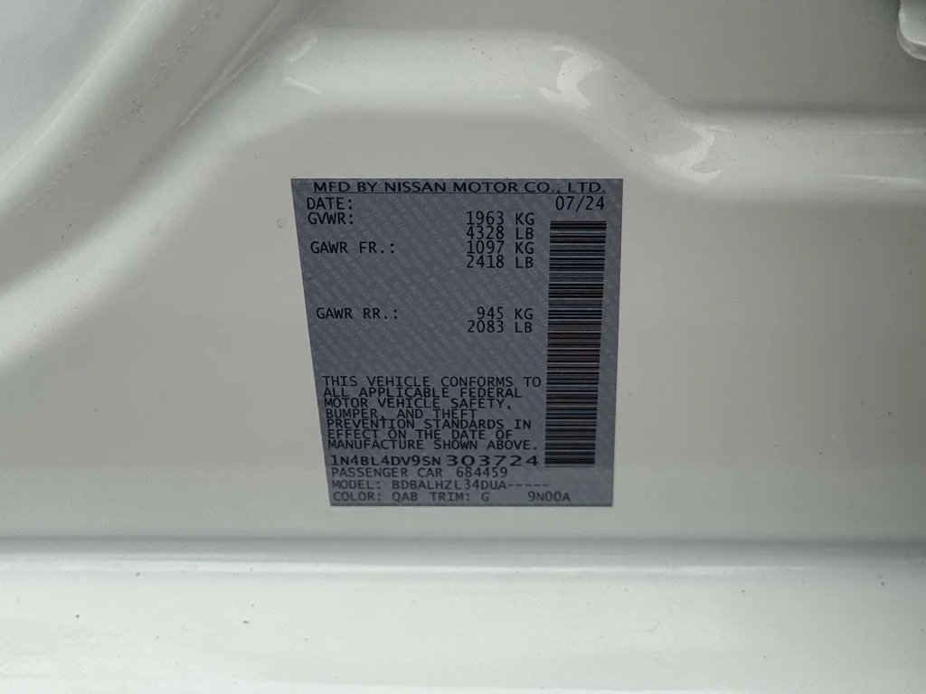 Used 2025 White Nissan 2.5 SV image 32