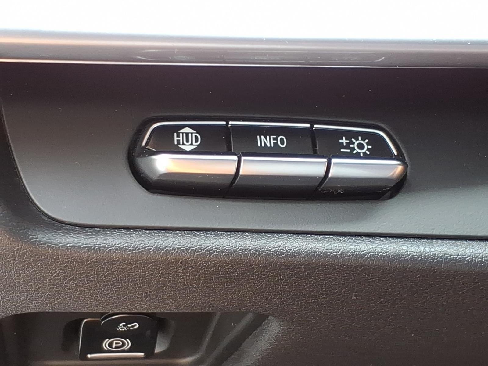 Used 2022 Arctic White Chevrolet 2LT image 22