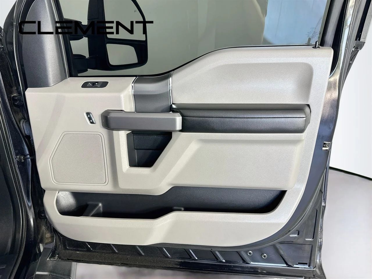 Used 2020 Black Ford XLT image 33