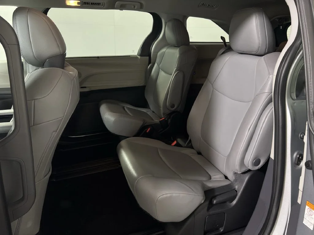 Used 2022 Silver Toyota XLE image 23