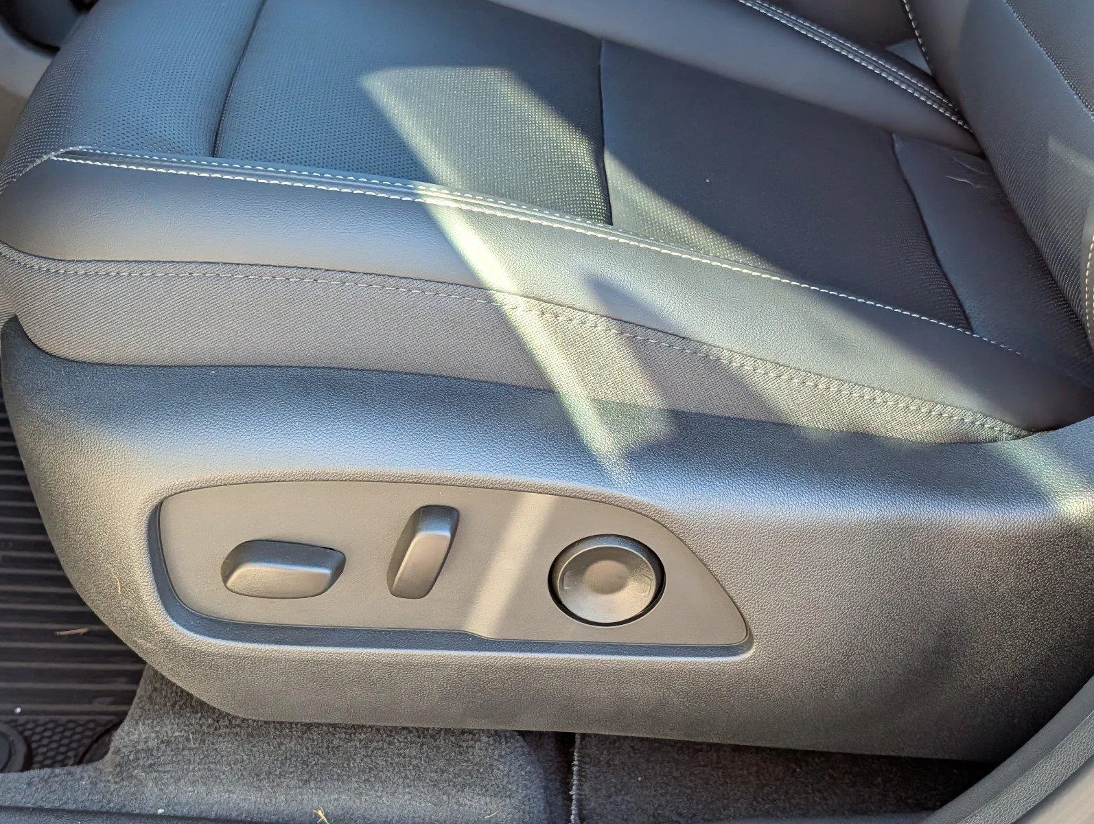 New 2027 Riverstone Metallic GMC Elevation image 11
