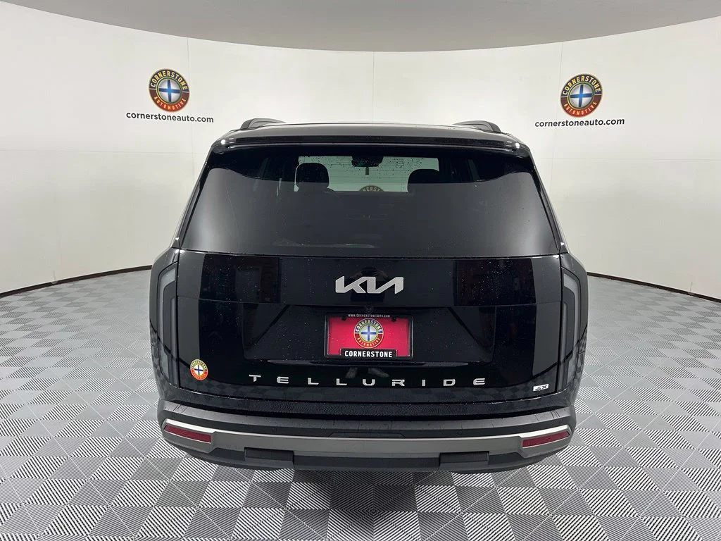 New 2027 Ebony Black Kia S image 19