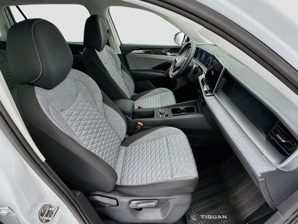 New 2026 Pure White Volkswagen 2.0T S image 18