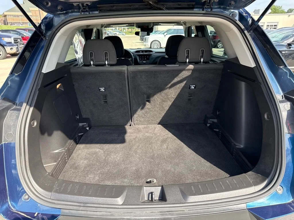 Used 2021 Blue Chevrolet LS image 24