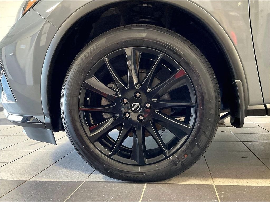Used 2024 Gray Nissan SV image 7
