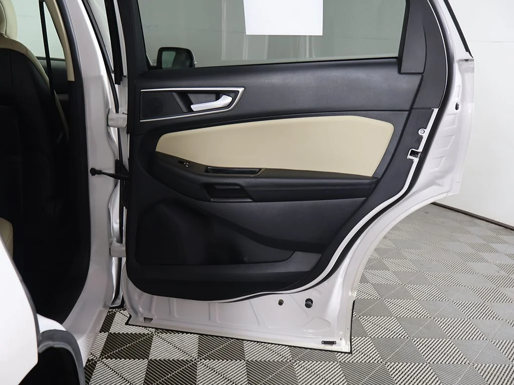 Used 2019 White Ford SEL image 23
