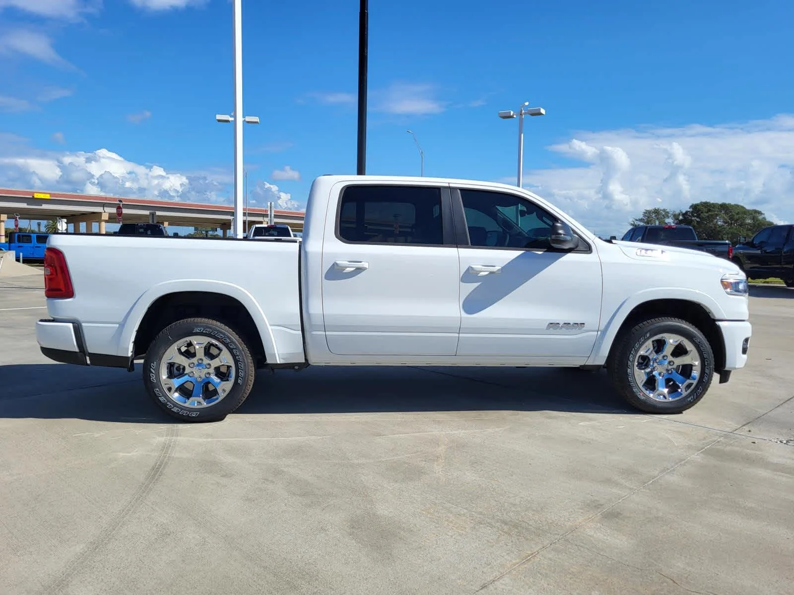 New 2026 Bright White Clear-Coat Exterior Paint RAM Lone Star image 6