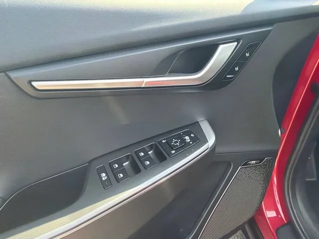 Used 2023 Runway Red Kia Wind image 18