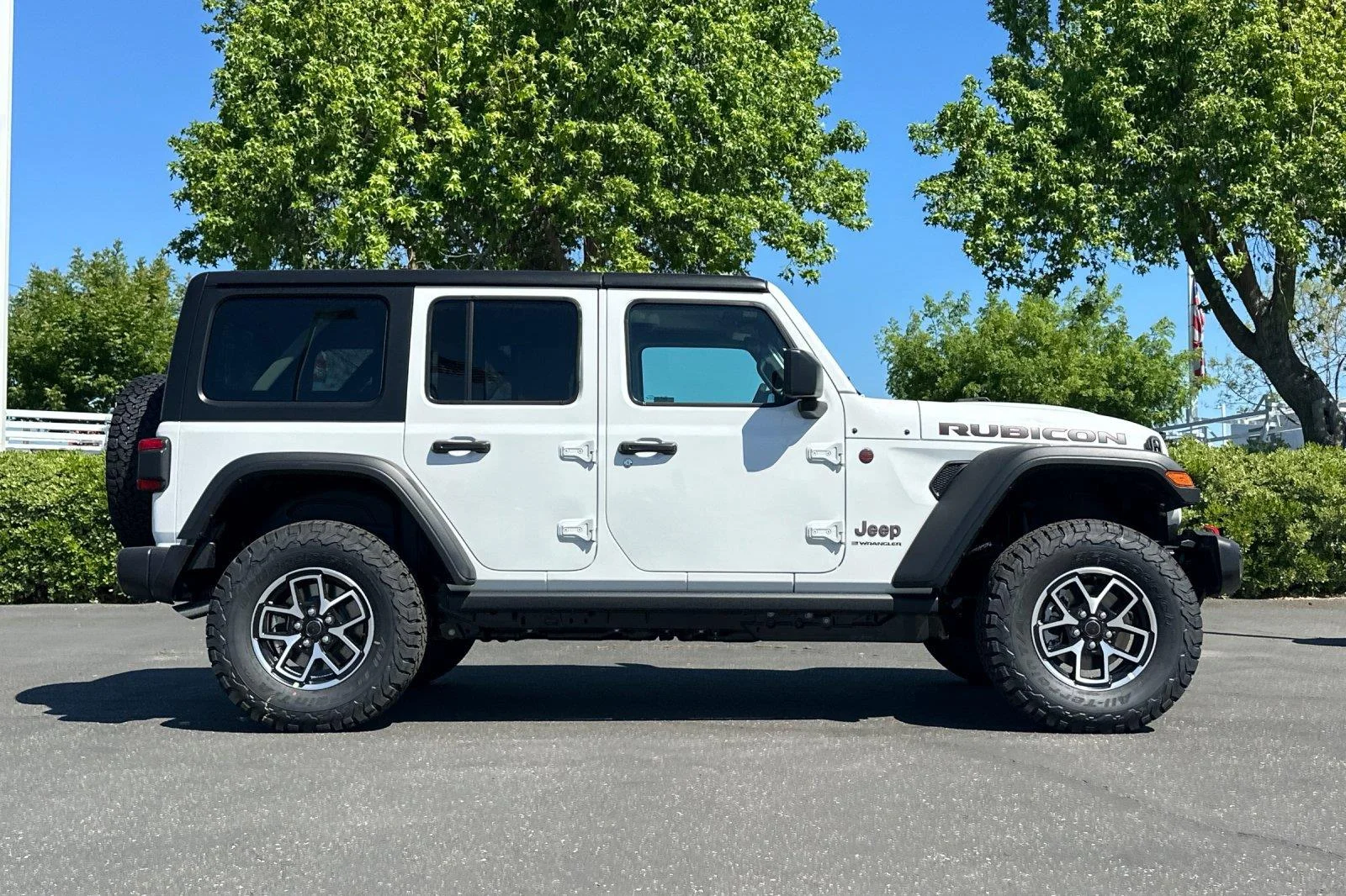 New 2026 Bright White Clearcoat Jeep Rubicon image 3
